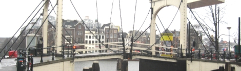 Svona myndi lyftibrúin í Dröfn Hansaborg líta út. Mynd frá Amsterdam.